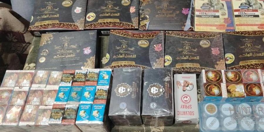 حملة تموينية بالفيوم تتحفظ على 1300 كيلو دقيق مدعم و260 عبوة منشطات محظورة