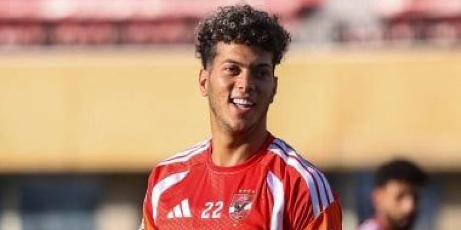إمام عاشور مستمر فى قيادة وسط الأهلي أمام الزمالك بمباراة القمة
