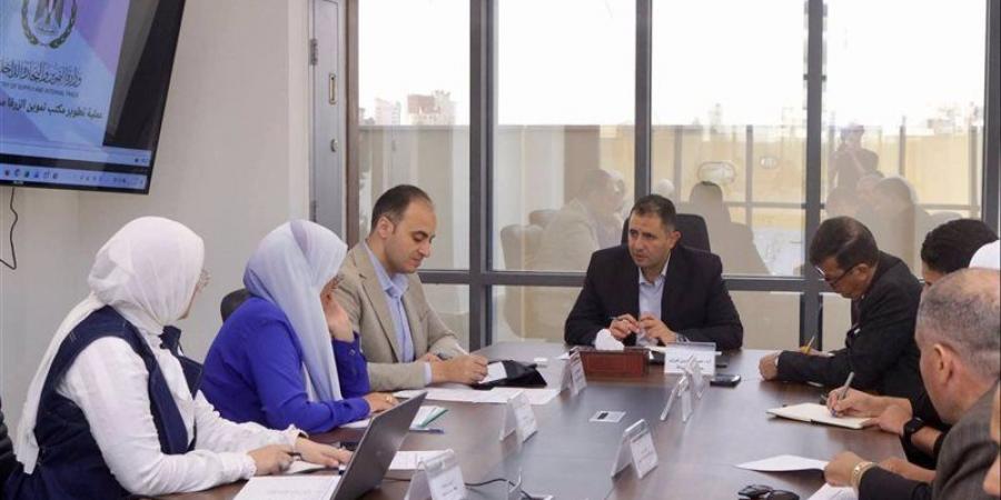 محافظ دمياط يتابع مشروعات الخطة الاستثمارية لمديرية التموين