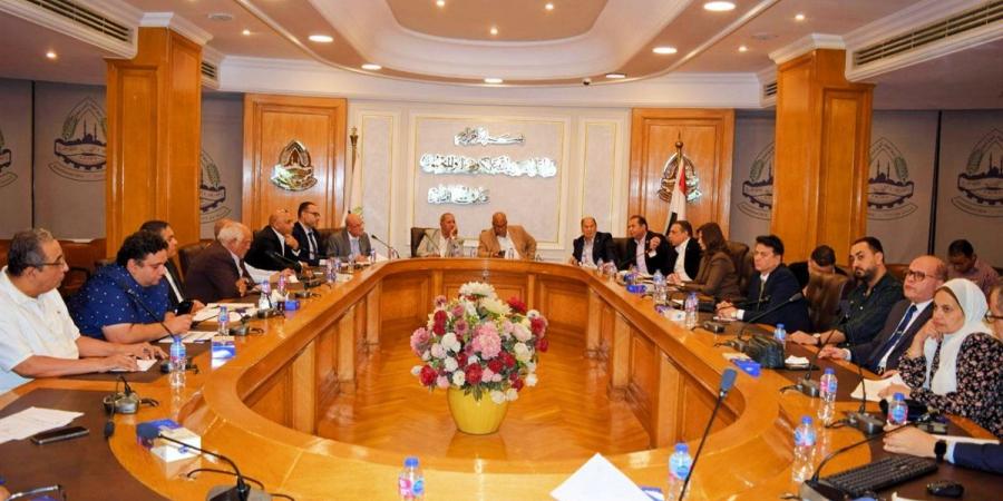 غرفة القاهرة: توجيهات رئاسية بالتوسع في المعارض السلعية لدعم المواطنين