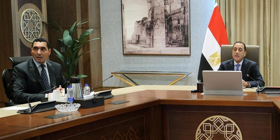 ثالث اجتماعات مؤتمر أكتوبر.. مدبولي يطالب بكشف تحديات الشباب ووضع خارطة طريق
