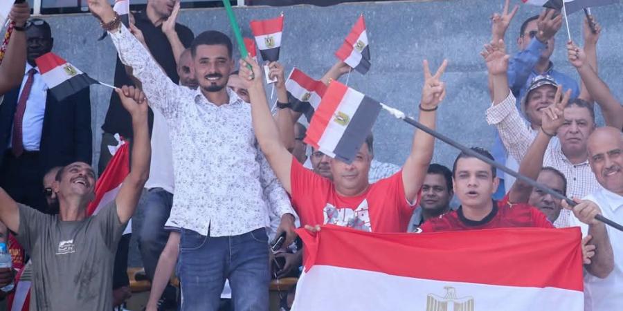 الجالية المصرية تؤازر المنتخب الوطني أمام جنوب السودان (صور)