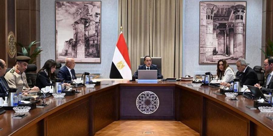 استعدادًا لمؤتمر أكتوبر، رئيس الوزراء يجتمع بوزراء النقل والتنمية المحلية والإسكان ومساعد رئيس الهيئة الهندسية