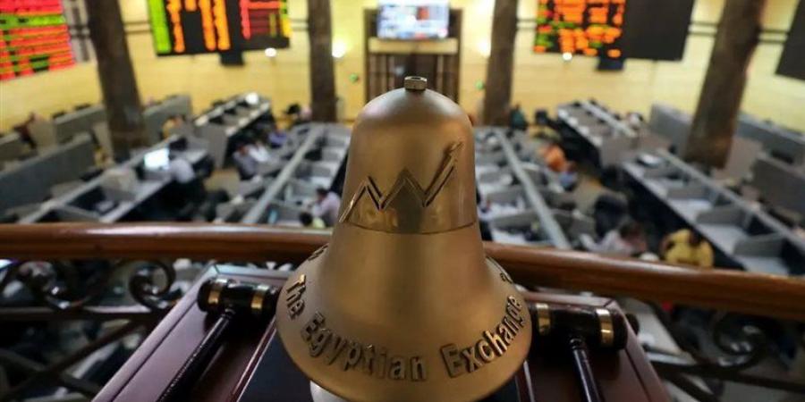 15 قطاعًا يتصدرون تعاملات البورصة المصرية بمنتصف الأسبوع