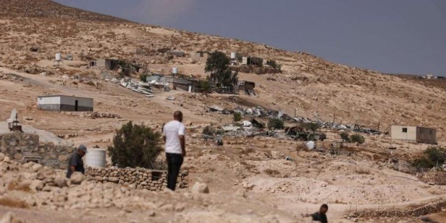 إرهاب المستوطنين… إصابة فلسطينيين في هجوم على قرية قرب رام الله