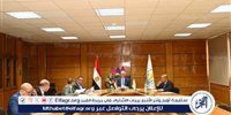 رئيس جامعة أسيوط يترأس اجتماع مجلس إدارة مركز القياس والتقويم بالجامعة