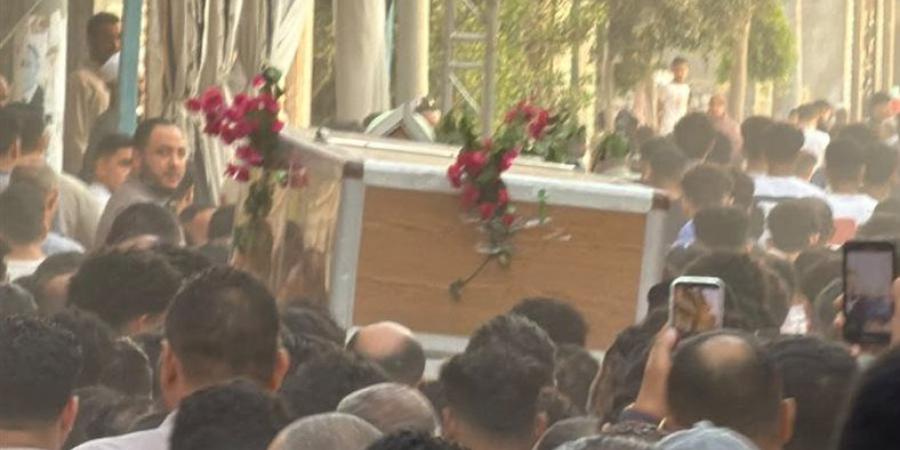 بالورود والبلالين، تشييع جثمان شهيدة العلم بمسقط رأسها بنبروه في الدقهلية (صور)