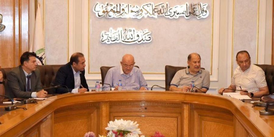 غرفة القاهرة تتحرك لرصد مشكلات التجار، لجنة برئاسة صلاح العبد لبحث مطالب الشعب التجارية