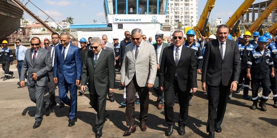 رئيس هيئة ميناء دمياط يشهد تدشين لنش الخدمة متعدد الأغراض «خدمة 1» بشركة التمساح