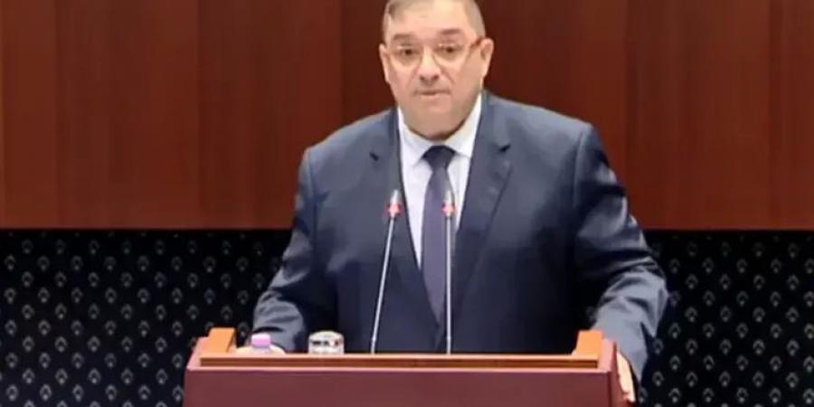 وزير العدل يشرع في عرض مشروع قانون القضاء العسكري