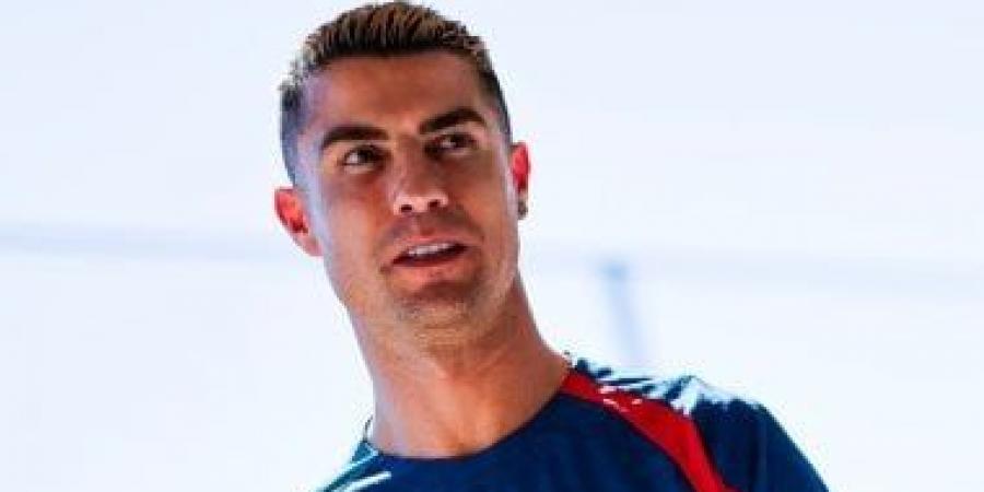 تقارير.. رونالدو يقرر اعتزال اللعب الدولى مع البرتغال