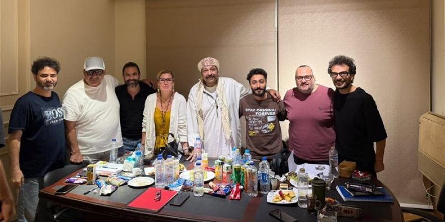 انضمام انتصار وهنا شيحة، استئناف تصوير فيلم «ورا الكنبة» في هذا الموعد