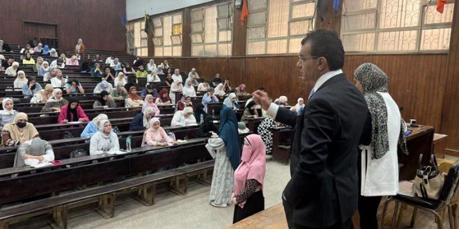 عقد امتحانات القبول بكلية الاداب بمرحلة الدراسات العليا لكل الأقسام