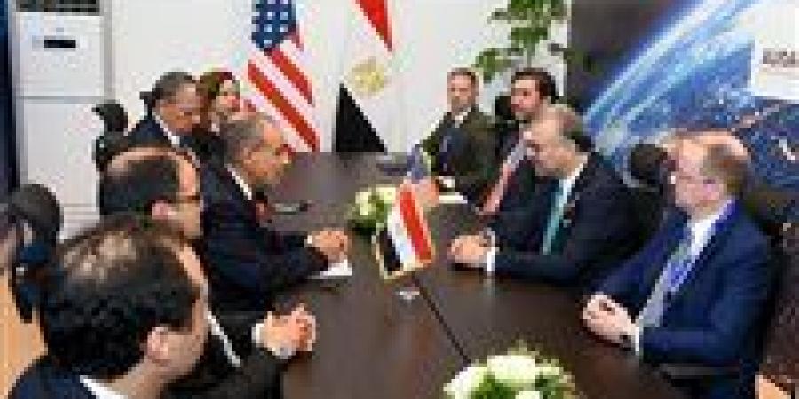 وزير الخارجية يلتقي كبير مستشاري الرئيس الأمريكي للشئون العربية والأفريقية