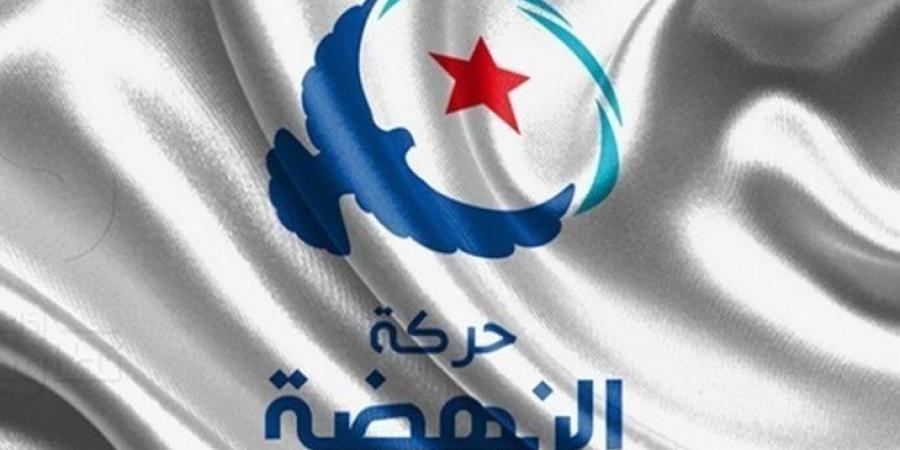 استنكرت عزلهم عن العالم الخارجي… النهضة التونسية تحذّر من إرغام السجناء على متابعة “إعلام السلطة”