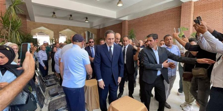 فتح ضريح مبارك أمام الزائرين في الذكرى 53 لانتصارات أكتوبر