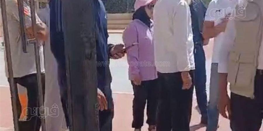 دون مرافقين، وزير الرياضة يفاجئ عددا من مراكز شباب مطروح لمتابعة مستوى الخدمات