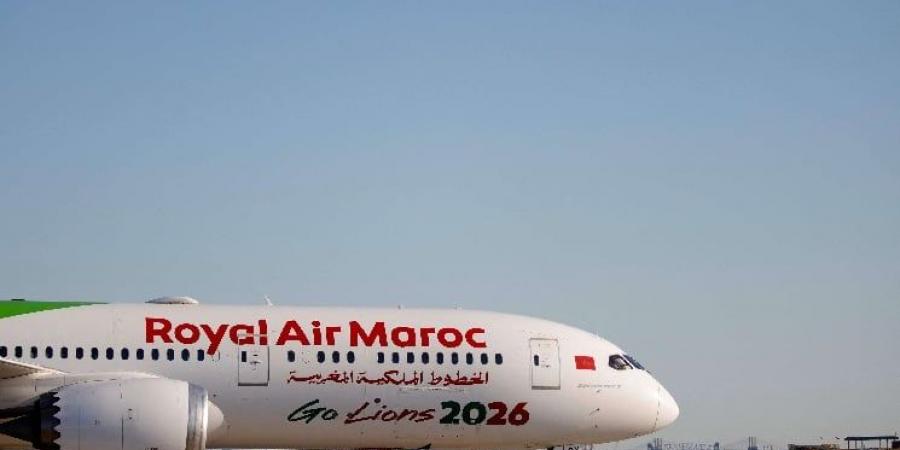 الخطوط الملكية المغربية تنفي عمل مساعد طيار “فلاي دبي” لديها