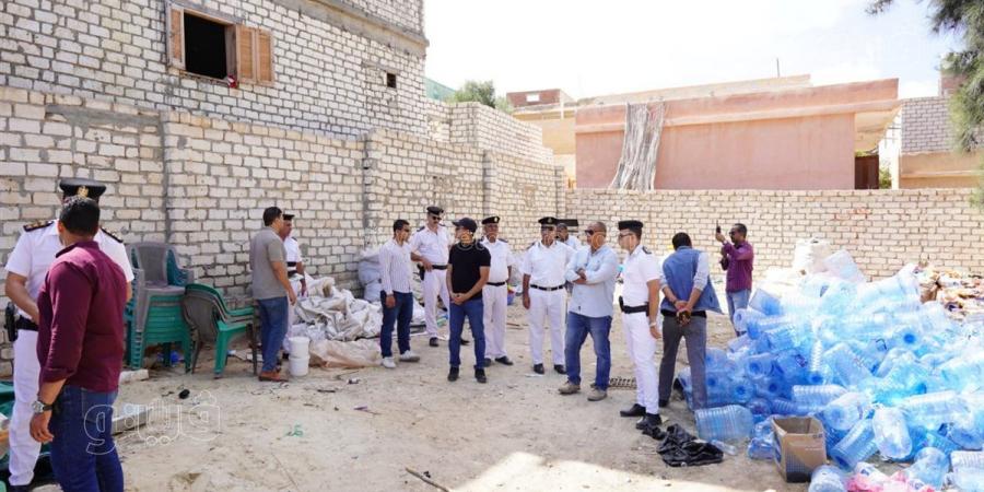 نائب محافظ مطروح يقود حملة مكبرة لإزالة 6 زرائب خردة وفرض الانضباط بالشوارع