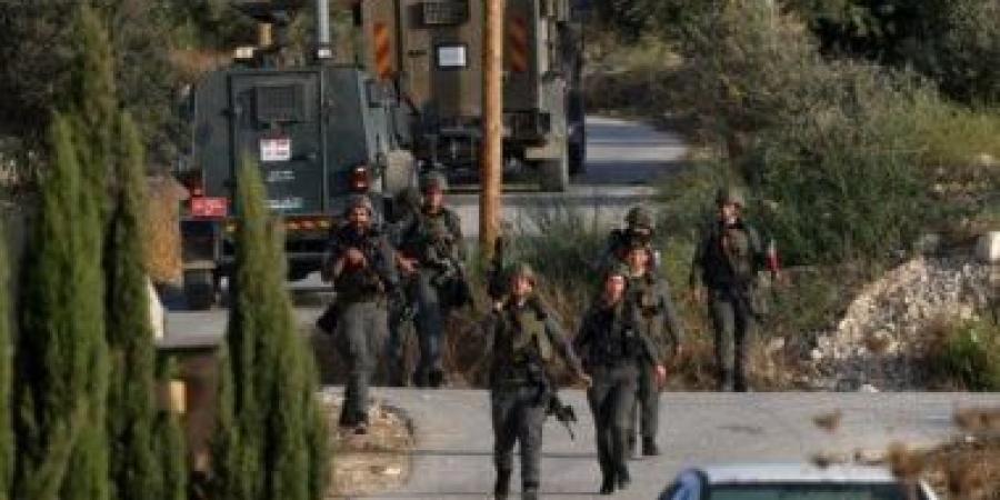 إصابة عشرات الفلسطينيين جراء هجوم مستوطنين على المزارعين بجنوب نابلس
