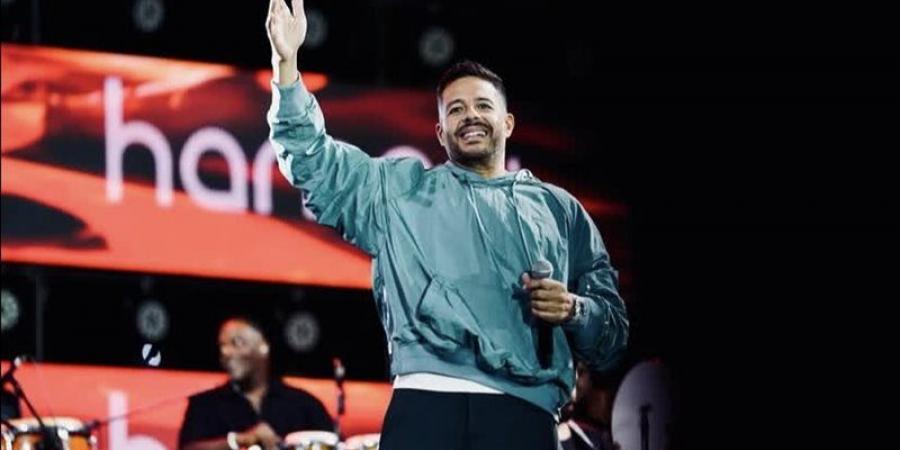 محمد حماقي يشعل أجواء حفله بالإسكندرية بألبومه الجديد "سمعوني" (صور)