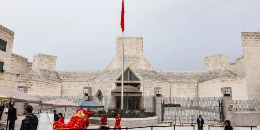 أمريكا تعيد عشرات الآثار المهربة إلى الصين بينها تماثيل لبوذا وعظام ديناصورات