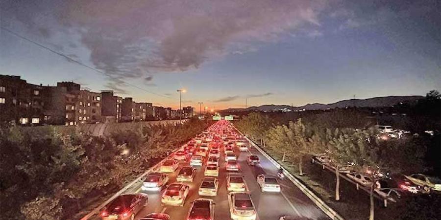إيران تربط فتح هرمز بتنفيذ شروطها السبعة… وترامب يلوّح بـ«الطريقة الصعبة»