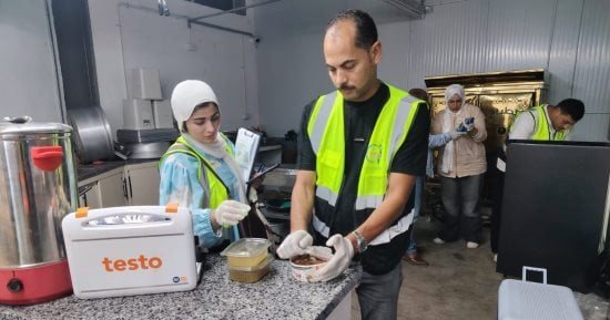 عقب الاشتباه في 24 حالة تسمم بسبب وجبة كشري.. إجراء عاجل من محافظ بورسعيد