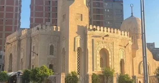 سيدى على السماك.. حكاية ضريح أمر بنقل رفاته السادات وتم نقله بزفه ومراسم رسمية.. صور