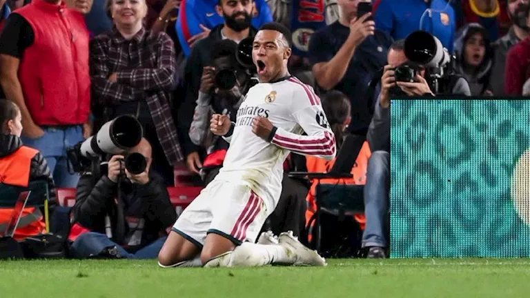 مبابي ينفرد برقم تاريخي أمام برشلونة في الكلاسيكو.. ماهو؟