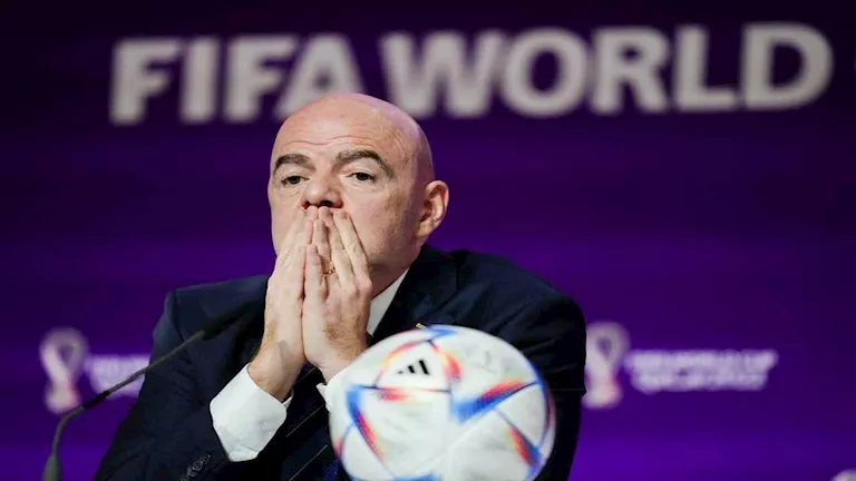 اتهامات أخلاقية تلاحق رئيس فيفا.. ما القصة؟