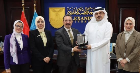 جامعة الإسكندرية تبحث تعزيز التعاون الأكاديمى مع المكتب الثقافى الكويتى