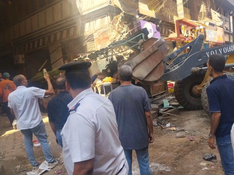 حملات مكثفة لرفع الإشغالات في 6 مدن وتحرير محاضر ومصادرة المخالفات بالمنوفية