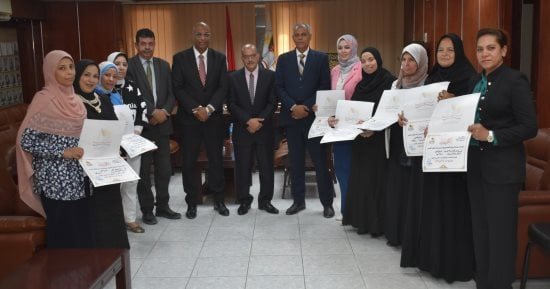 مدير تعليم سوهاج يكرم المعلمين المتميزين على مستوى المحافظة