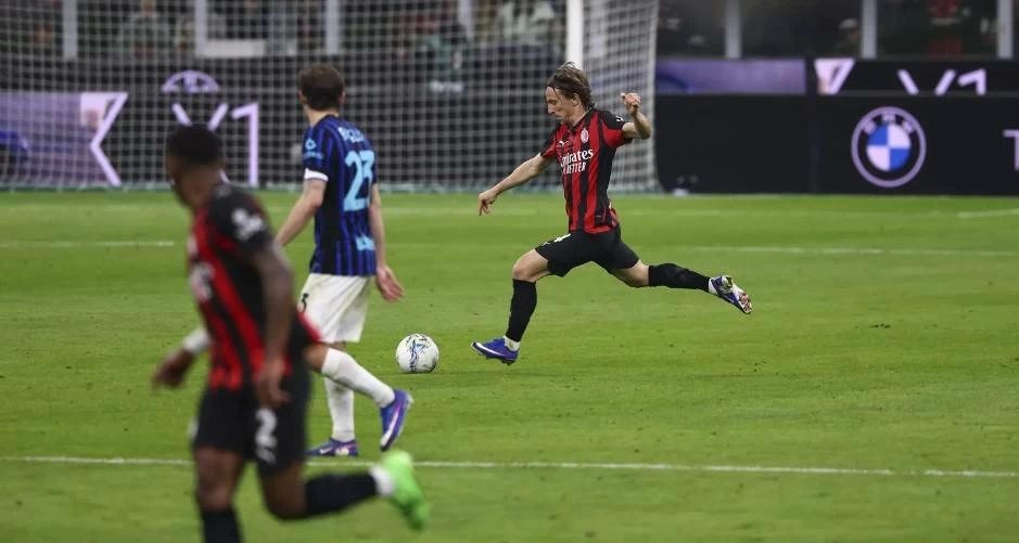 موعد مباراة ميلان ضد إنتر في الدوري الإيطالي والقناة الناقلة