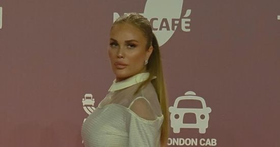 نيكول سابا وروجينا ومى سليم وميس حمدان بإطلالات أنيقة فى عرض عودة كابتن كابونجا