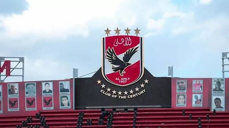 "اجتماع عاصف وتحقيق مع عموتة وغضب النجوم".. ماذا حدث في الأهلي أمس الخميس؟