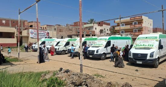 صحة القليوبية تنظم قافلة طبية مجانية بقرية أسنيت لخدمة أهالى كفر شكر
