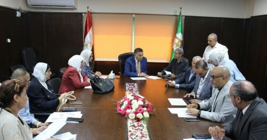 محافظ القليوبية يبحث شكاوى وطلبات مواطني الخصوص والخانكة وشبين القناطر