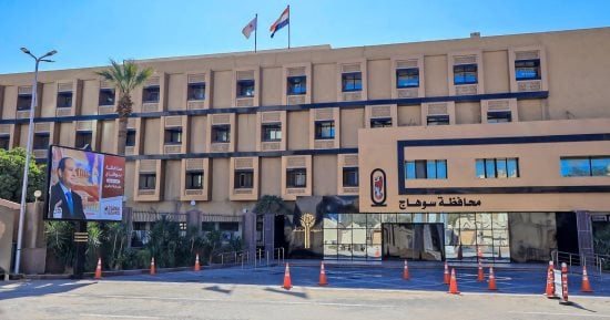 تسليم 300 ألف بطاقة «فيزا» مجانية لمستفيدي تكافل وكرامة بسوهاج