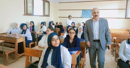 وكيل تعليم المنيا يتفقد عددًا من المدارس لمتابعة انتظام الدراسة