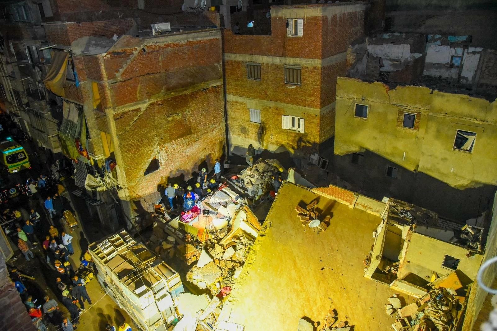 «استدعاء 12 سيارة إسعاف وقتلى ومفقودون».. ماذا يحدث في شارع «الترعة المردومة» بالإسكندرية (تفاصيل وصور)