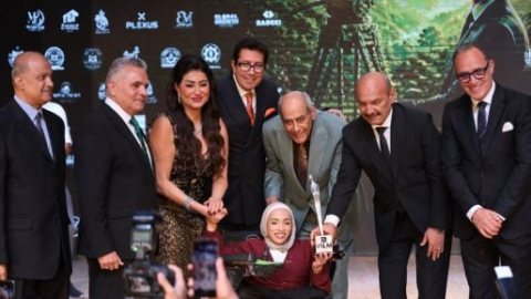 تكريم هاني رمزى وأحمد بدير ووفاء عامر وبطلة فيلم افتتاح مهرجان VS-FILM