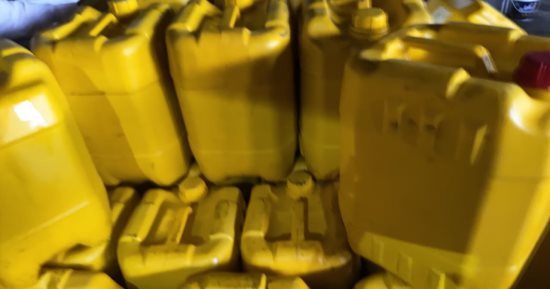 ضبط 5 أطنان زيوت طعام غير صالحة للاستهلاك الآدمي فى المنيا