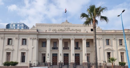 جريمة ليلية تنتهي بالمؤبد.. عاطل يخنق عاملا ويسرق متعلقاته بالإسكندرية