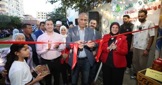 محافظ كفر الشيخ يفتتح معرضا للمنتجات الغذائية والمشغولات اليدوية بدار يتيمات