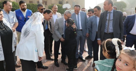 محافظ بني سويف يتفقد سير العمل في حملة تطعيم أكثر من 795 ألف طفل ضد الحصبة