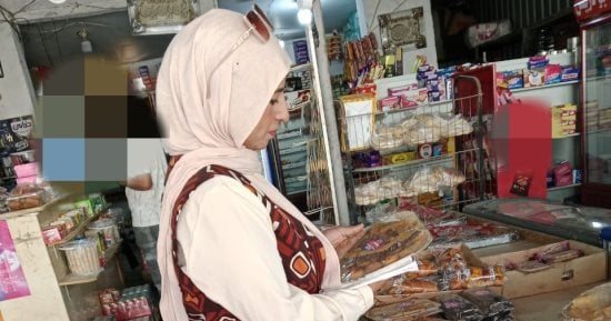 ضبط 2 طن دقيق و220 علبة سجائر مجهولة المصدر في حملات تموينية بالإسماعيلية