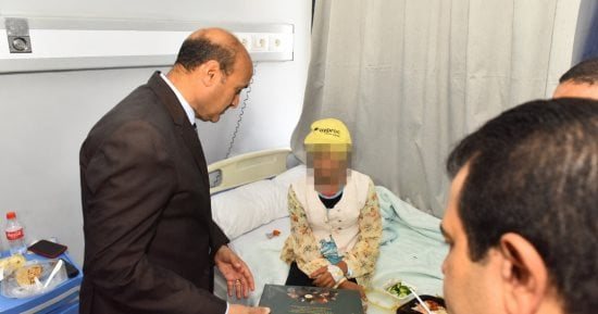 محافظ أسيوط يزور مصابى حادث لاعبى المشروع القومى للموهبة والبطل الأولمبى.. صور