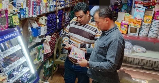 ضبط 8 أطنان دقيق و460 علبة سجائر مجهولة المصدر في حملات بالإسماعيلية